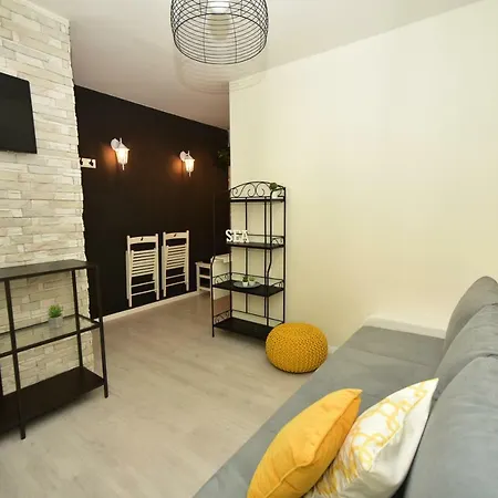 Apartman Feral *